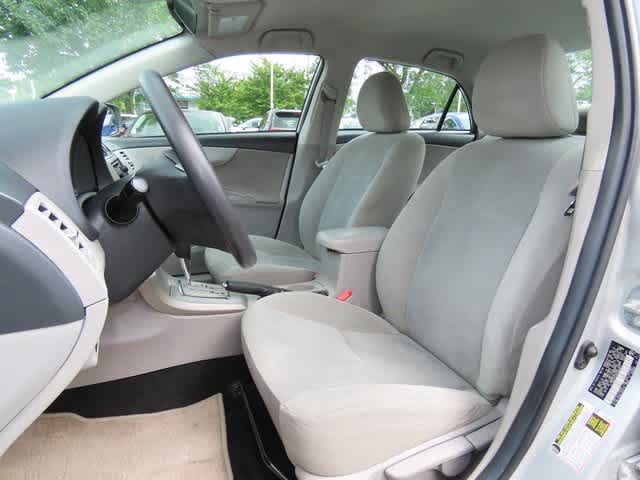 Thumbnail: 2013 Toyota Corolla - 13