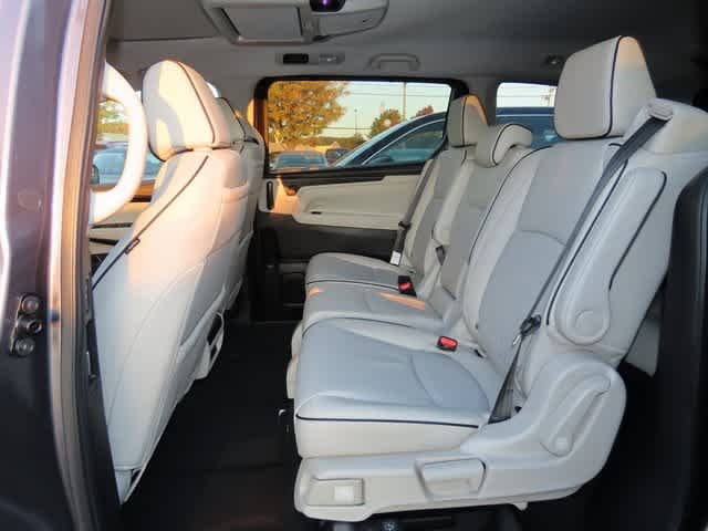 2025 Honda Odyssey Touring 16