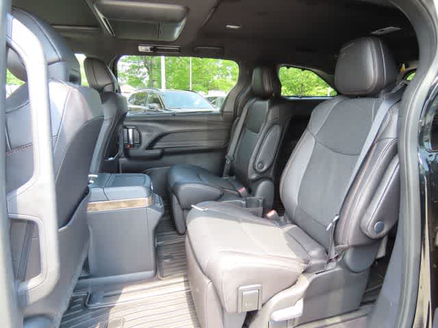 Thumbnail: 2025 Toyota Sienna - 15