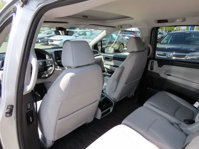 Thumbnail: 2023 Honda Odyssey - 14