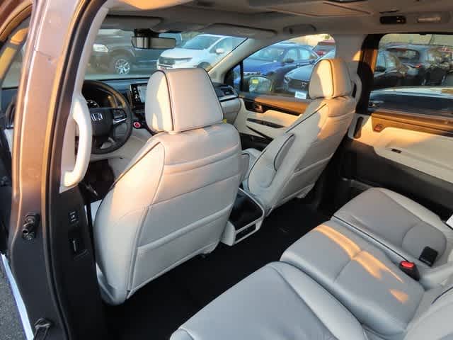 2025 Honda Odyssey Touring 18
