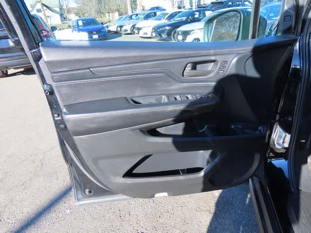 Thumbnail: 2023 Honda Odyssey - 15