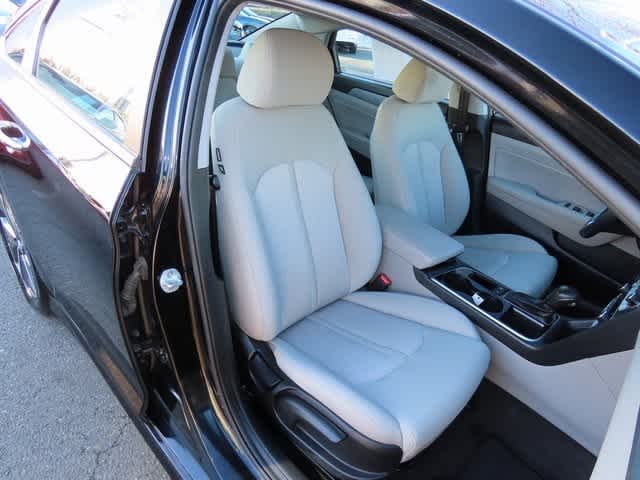 Thumbnail: 2019 Hyundai Sonata - 18