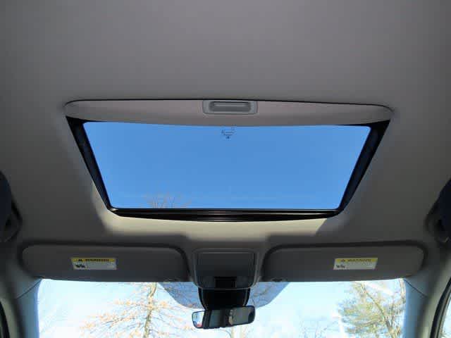 Thumbnail: 2023 Honda Odyssey - 23