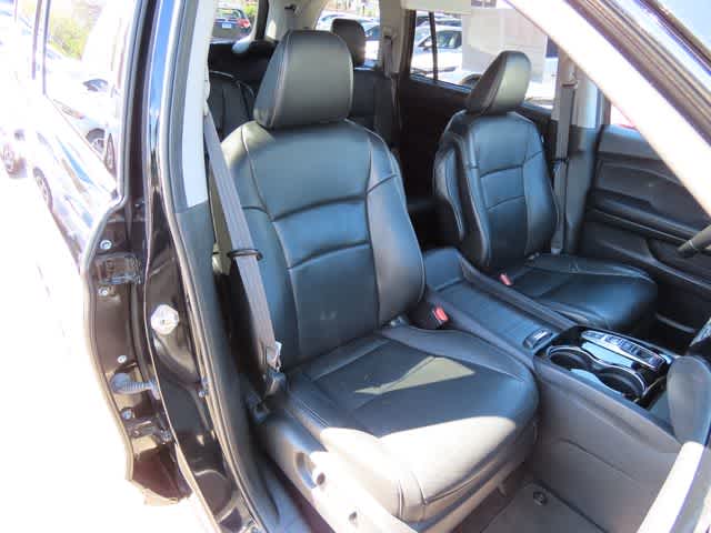 Thumbnail: 2019 Honda Pilot - 19