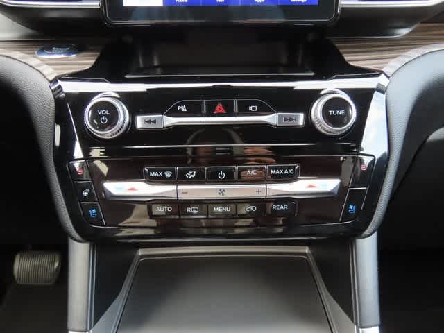 Thumbnail: 2022 Ford Explorer - 25