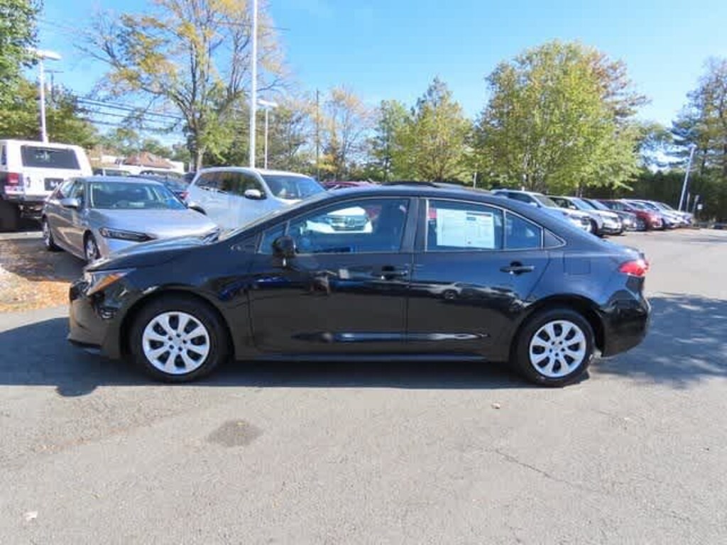 Used 2022 Toyota Corolla LE Sedan
