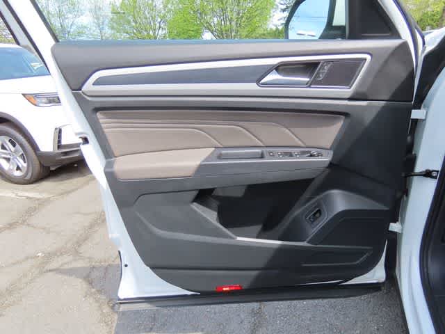 Thumbnail: 2021 Volkswagen Atlas - 17