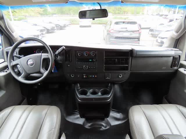 Thumbnail: 2022 GMC Savana - 15