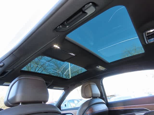 Thumbnail: 2020 Audi A8 - 16