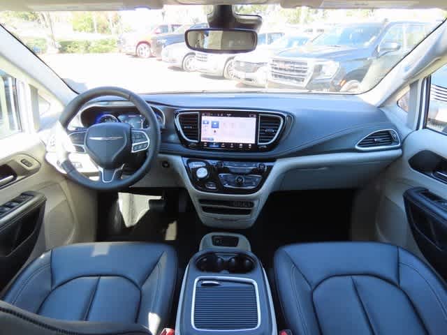 Thumbnail: 2024 Chrysler Pacifica - 18