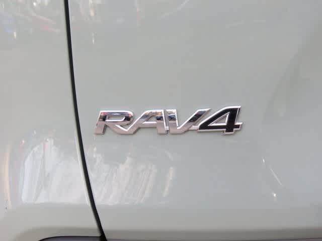 Thumbnail: 2021 Toyota RAV4 - 7