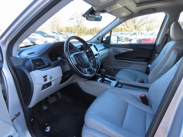 Thumbnail: 2019 Honda Pilot - 2