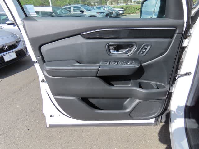 Thumbnail: 2025 Honda Pilot - 19