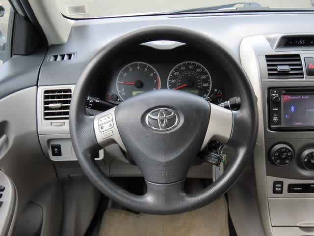 Thumbnail: 2013 Toyota Corolla - 19