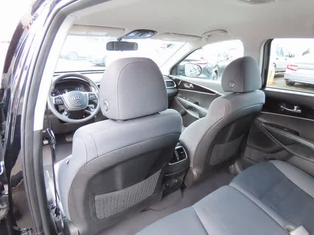 Thumbnail: 2019 Kia Sorento - 16