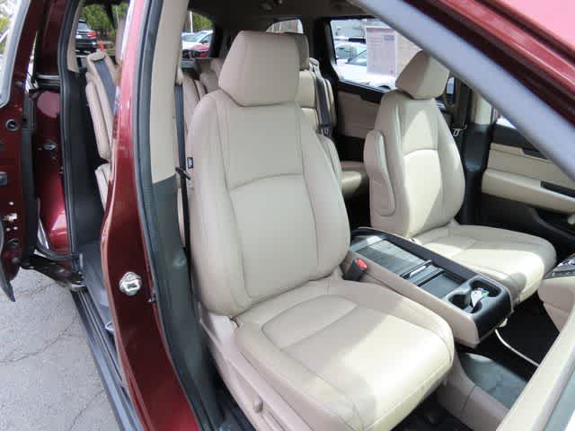 Thumbnail: 2018 Honda Odyssey - 17