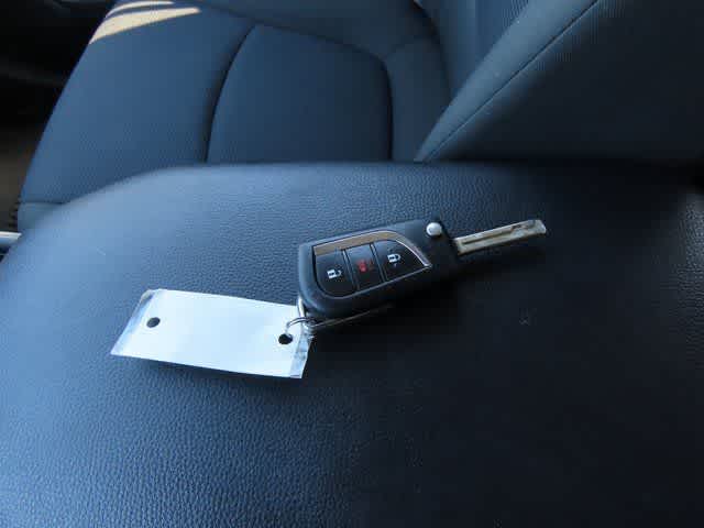 Thumbnail: 2022 Toyota RAV4 - 24