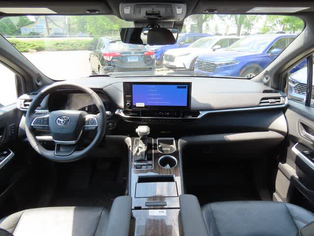 Thumbnail: 2025 Toyota Sienna - 21