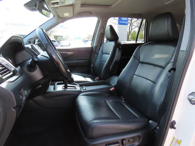 Thumbnail: 2019 Honda Pilot - 14