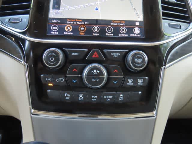 Thumbnail: 2020 Jeep Grand Cherokee - 20