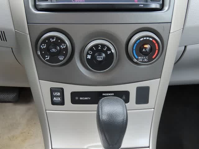 Thumbnail: 2013 Toyota Corolla - 21