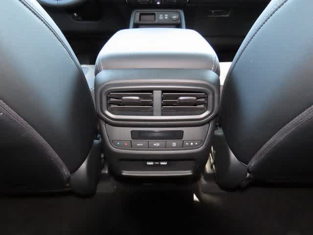 2025 Honda Pilot Touring 25