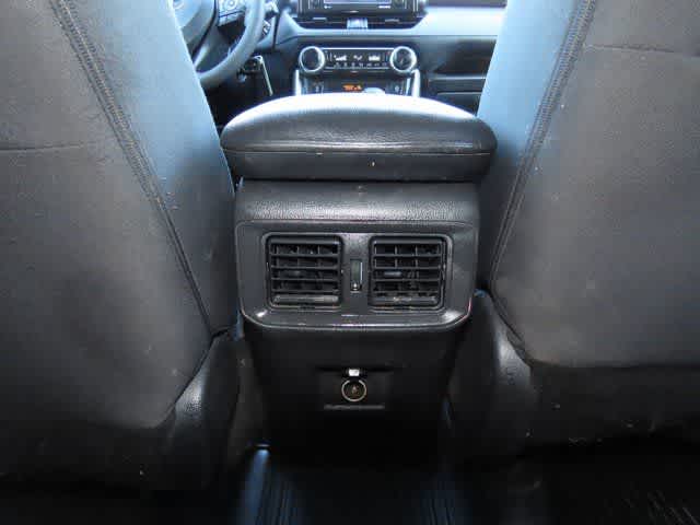 Thumbnail: 2022 Toyota RAV4 - 21