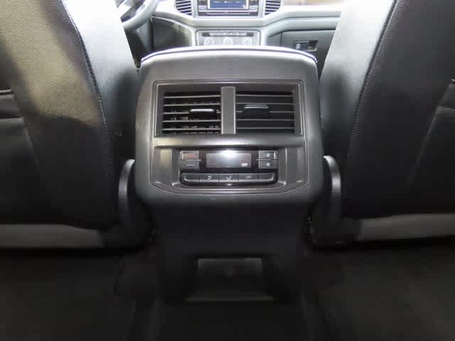 Thumbnail: 2022 Volkswagen Atlas - 25