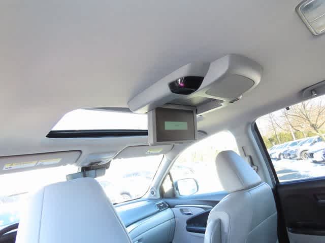 Thumbnail: 2019 Honda Pilot - 17