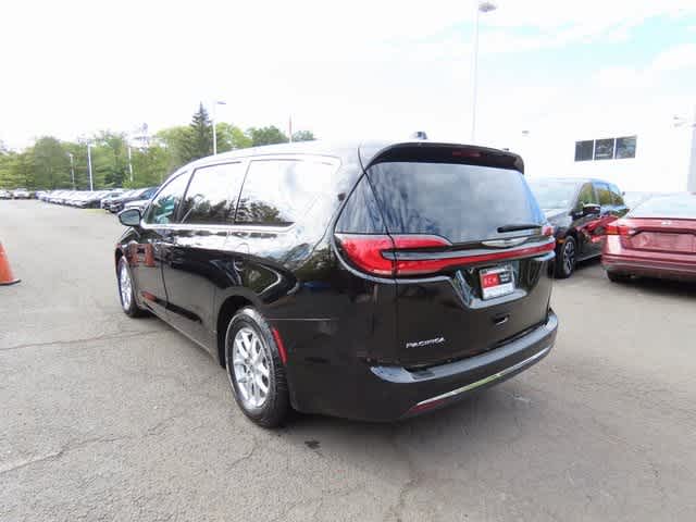 Thumbnail: 2024 Chrysler Pacifica - 4