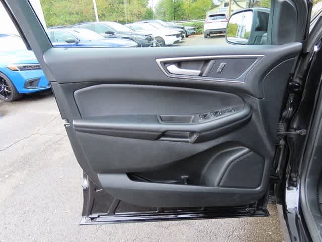 Thumbnail: 2023 Ford Edge - 16