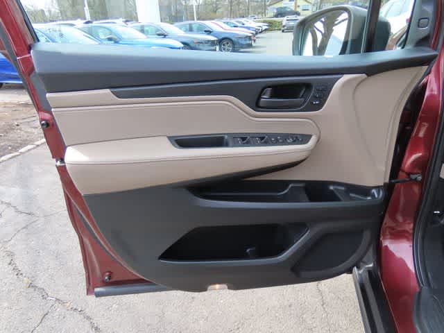 Thumbnail: 2018 Honda Odyssey - 16