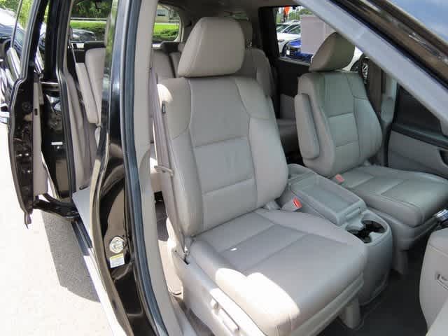 Thumbnail: 2012 Honda Odyssey - 17
