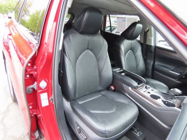 Thumbnail: 2021 Toyota Highlander - 17