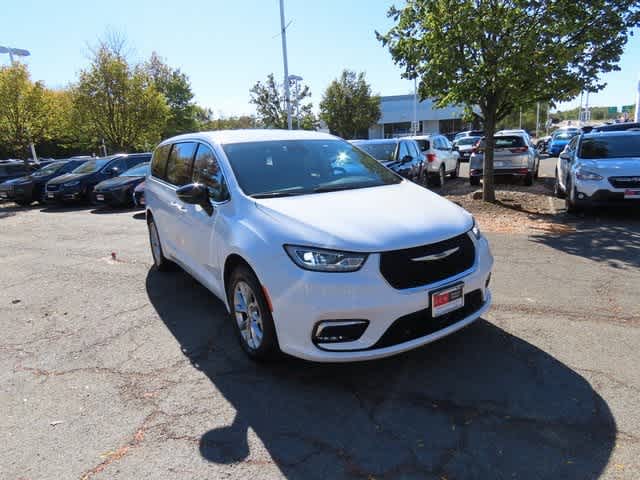 Thumbnail: 2024 Chrysler Pacifica - 1