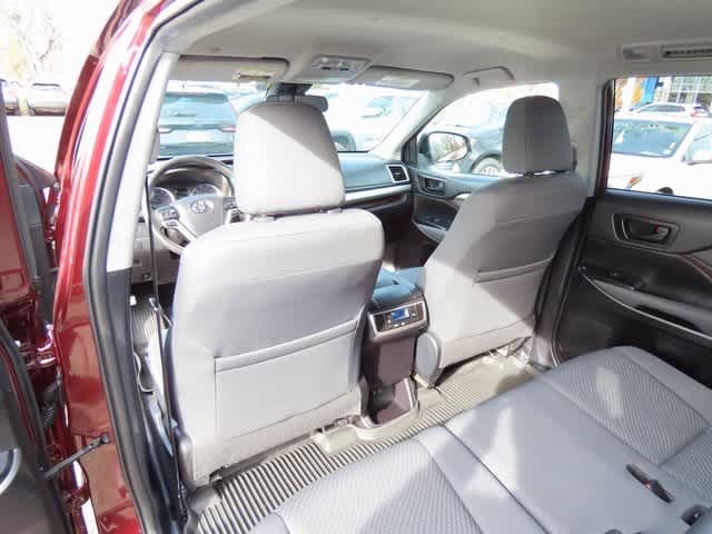 Thumbnail: 2019 Toyota Highlander - 15