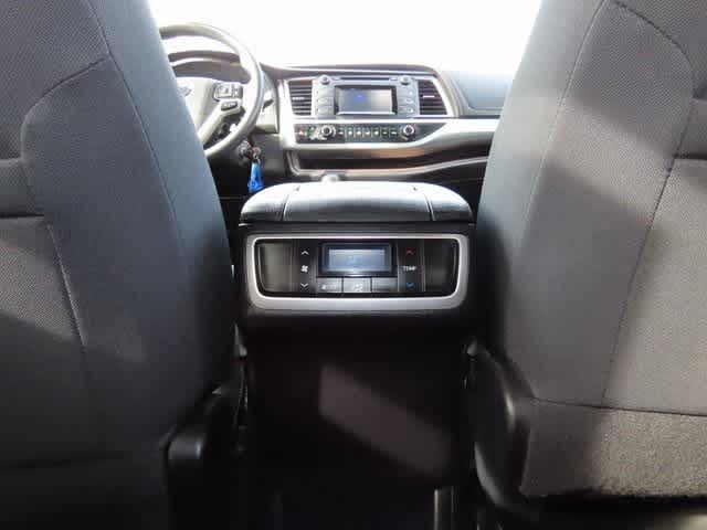 Thumbnail: 2019 Toyota Highlander - 24