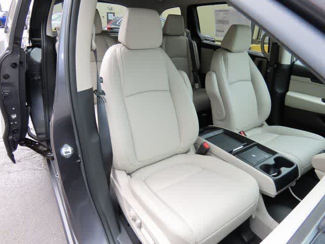Thumbnail: 2026 Honda Odyssey - 17
