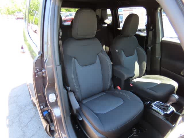 Thumbnail: 2021 Jeep Renegade - 17