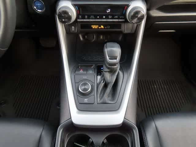 Thumbnail: 2021 Toyota RAV4 - 21