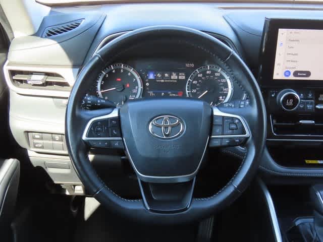 Thumbnail: 2024 Toyota Highlander - 20