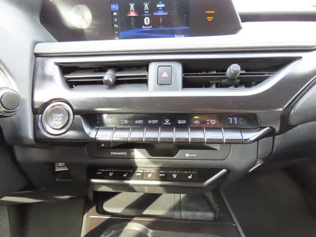 Thumbnail: 2019 Lexus UX - 19