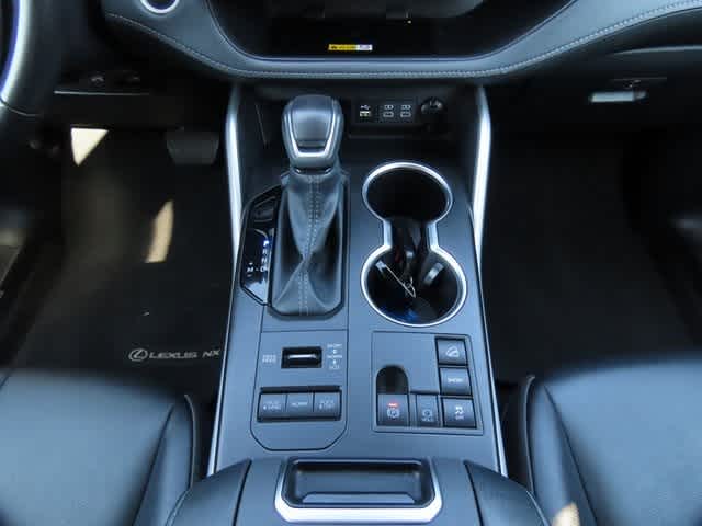 Thumbnail: 2024 Toyota Highlander - 23