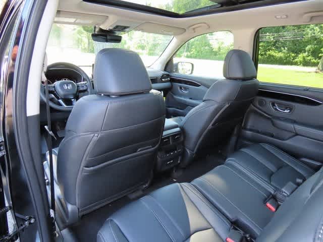 2025 Honda Pilot Touring 15