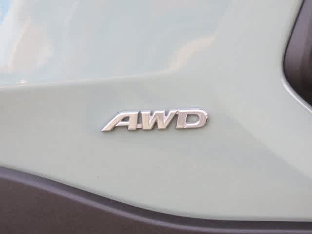 Thumbnail: 2021 Toyota RAV4 - 9