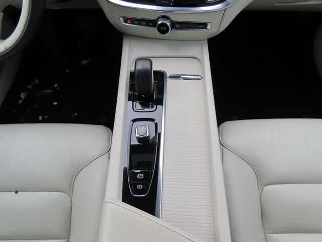 Thumbnail: 2024 Volvo S60 - 22