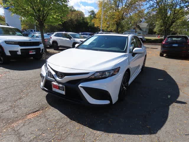 2023 Toyota Camry SE -
                Nanuet, NY