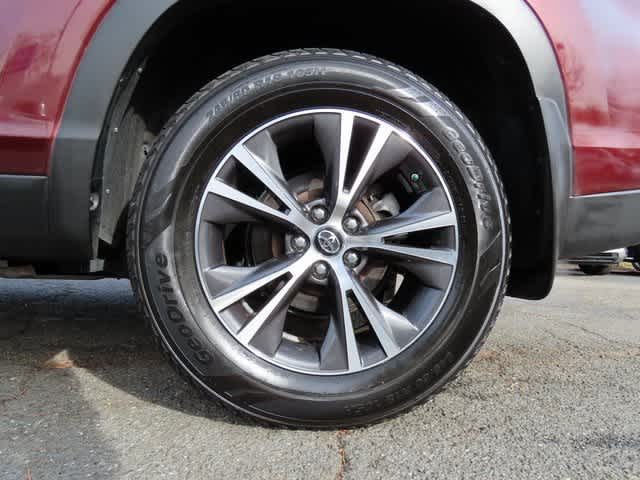 Thumbnail: 2019 Toyota Highlander - 9