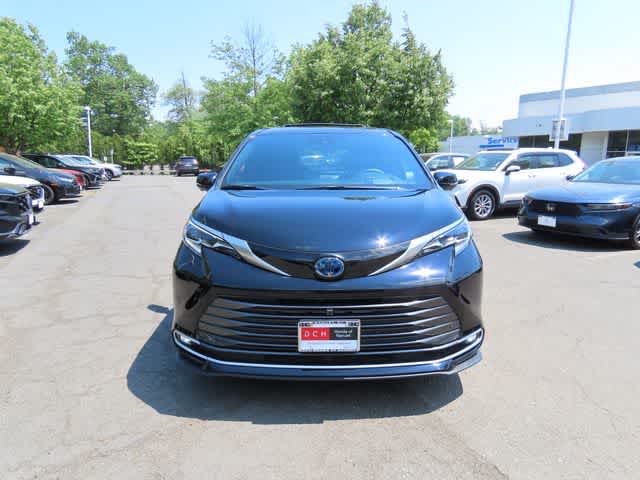 Thumbnail: 2025 Toyota Sienna - 6